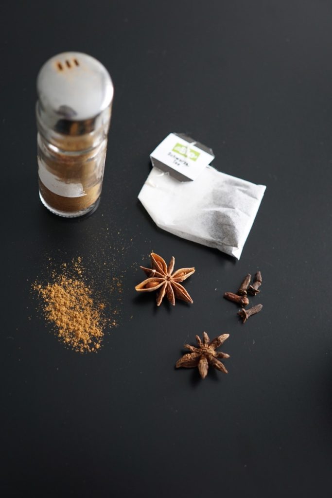 Try this delicious spiced black tea recipe out! ABOUT JEY