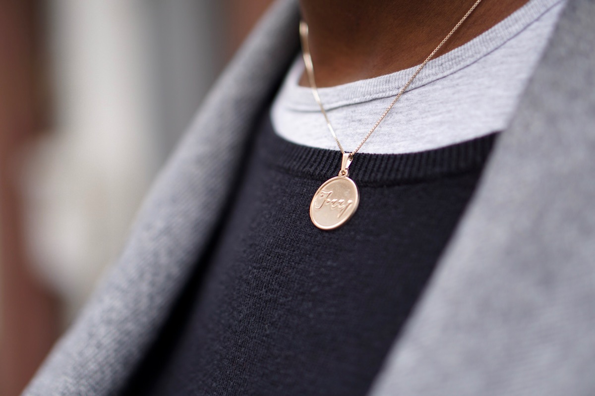 oNecklace Disc Name Necklace